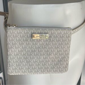 MICHAEL KORS FANNY PACK